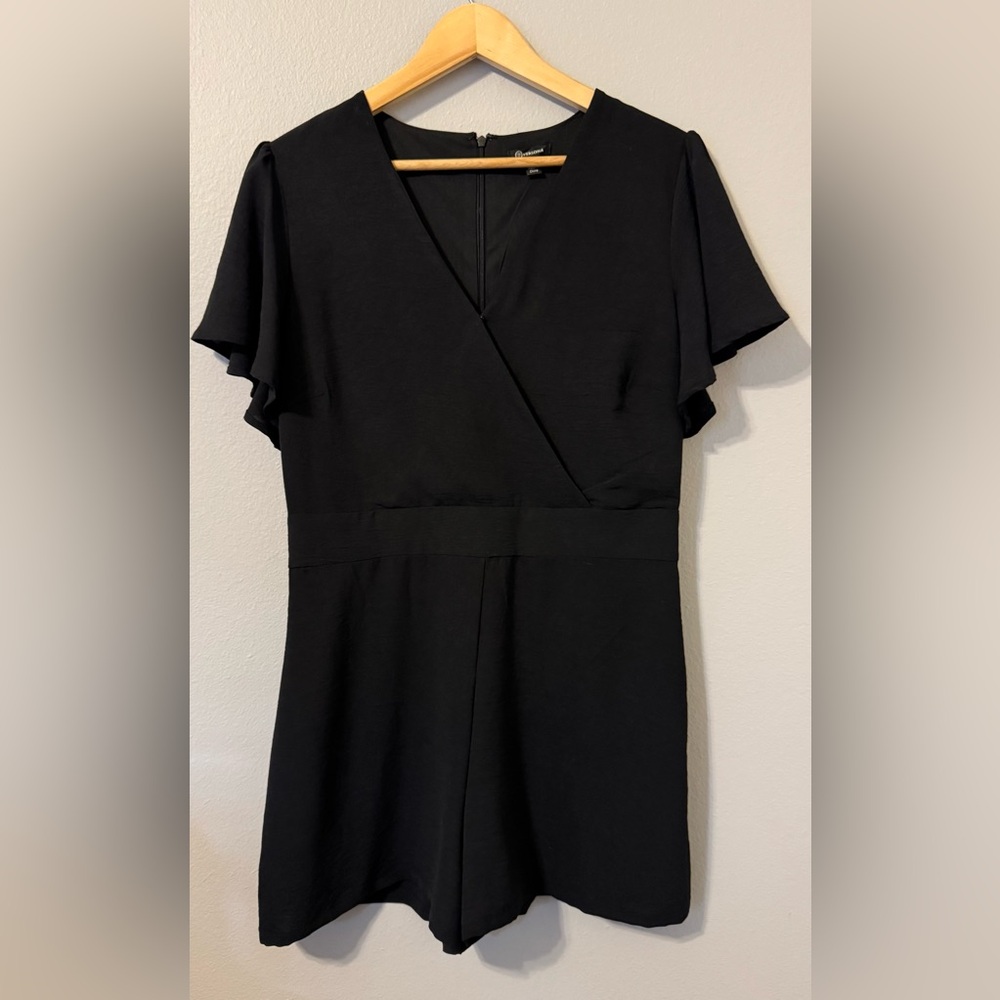 NWOT Versona Black Flutter Sleeve Romper Size XL